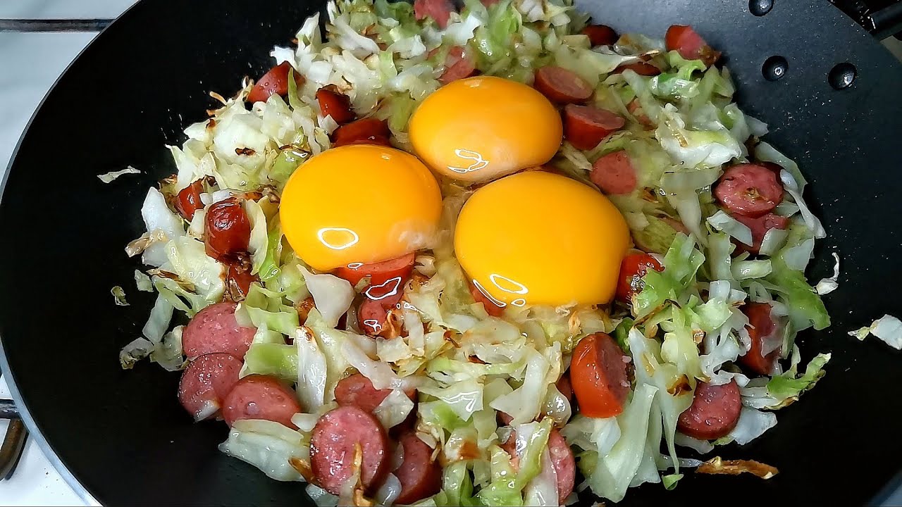 Nur 3 Zutaten!  Geben Sie einfach die Eier in den Kohl &ndash; so ein leckeres und einfaches Rezept haben