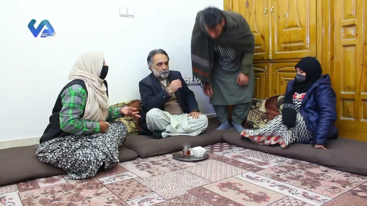 نمایش(زن غیبت گر)