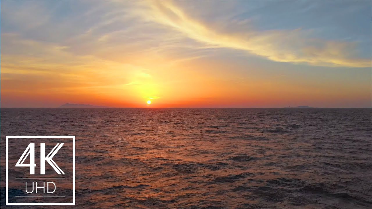 Relaxing TV Screensaver 4K - Chasing the Sunset - Drone Video with Amazing Views & Colors