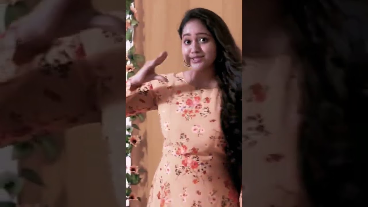 Sara Sara Saara kaathu Veesum Podhu ❤️ | Meghna Vincent | Meghnaz Studiobox
