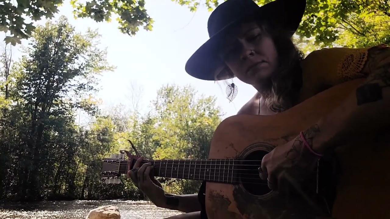 Meredith Moon - Divebar Dweller (D. LeBlanc)