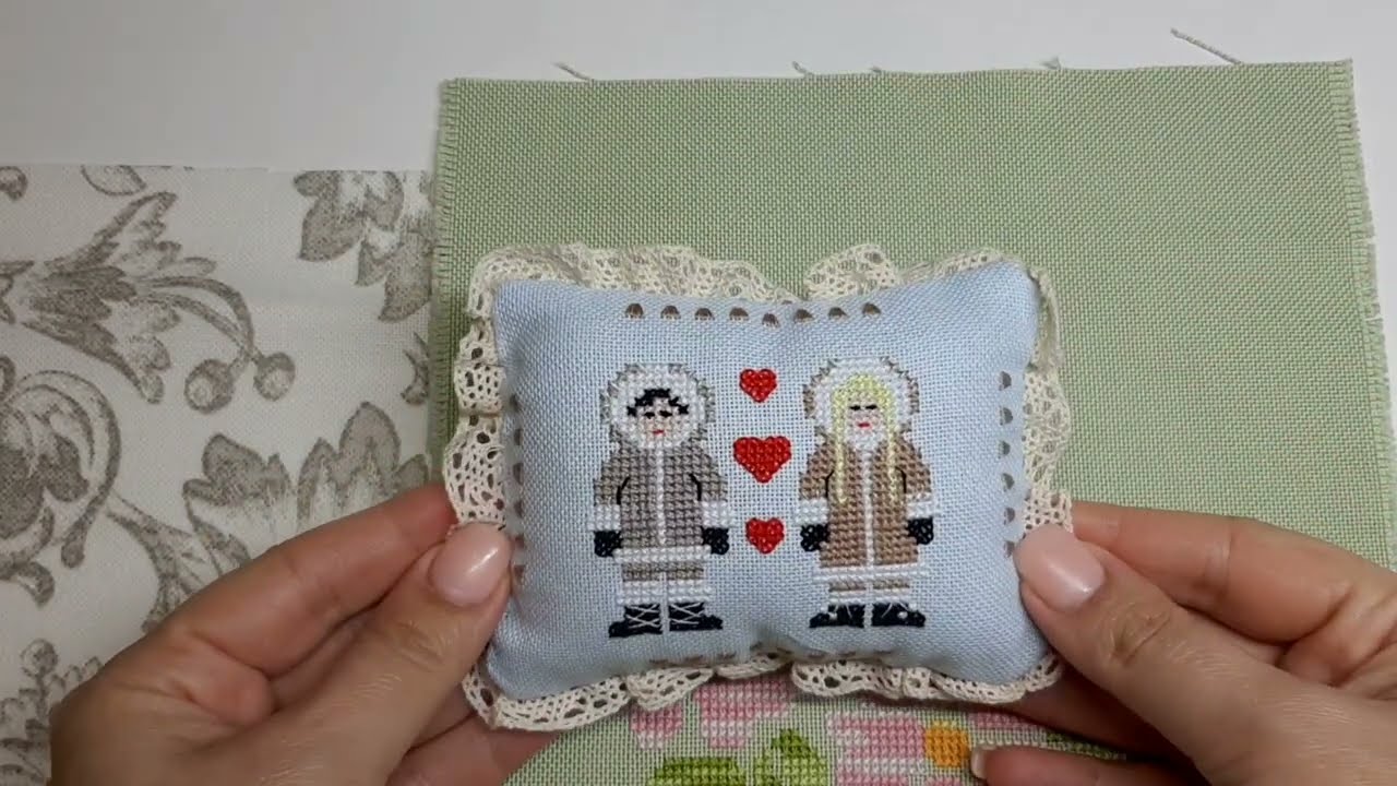 Шьем маленькую подушечку без машинки. Мастер класс. 1 вариант
