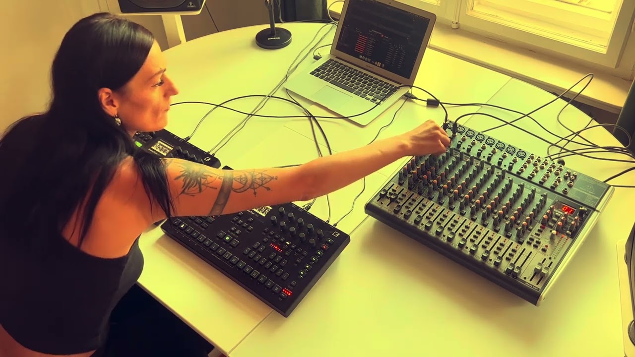 HARDTECHNO / INDUSTRIAL TECHNO / TRANCE / LIVE / ELEKTRON
