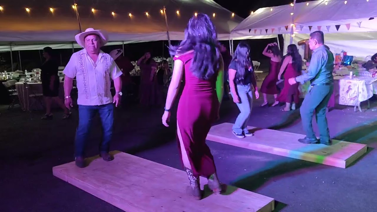      EL MEJOR CONCURSO DE ZAPATEADO DE TIERRA CALIENTE EN EL CUMPLEAÑOS DE NICOLÁS ROJAS.