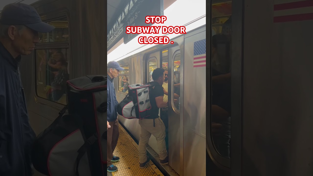 STOP SUBWAY DOOR CLOSED. #shorts #youtube #viral #youtubeshorts #trend #train #train #youtuber #fyp