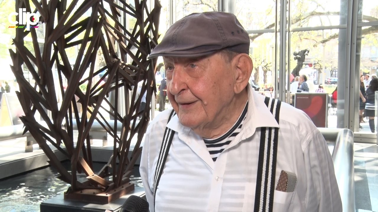 ZAVODNIK Vlasta Velisavljević: Imam ženu, a imam i devojke