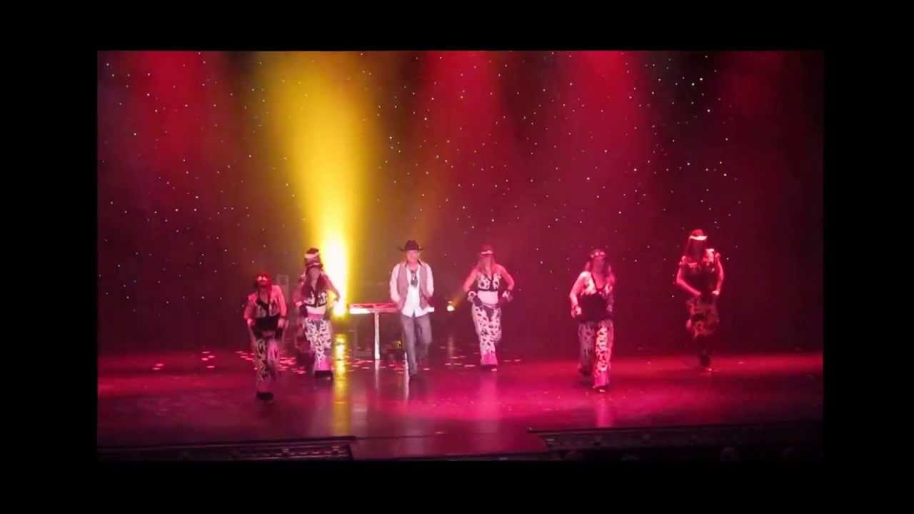 Taylor Reed Performs Bits & Pieces Illusion (Cowboy)