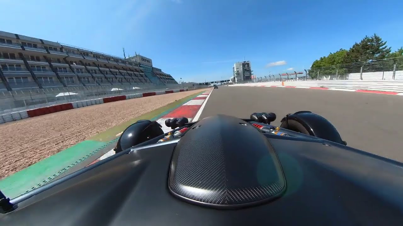 Ariel Atom 4 and Simon in his Caterham part 2