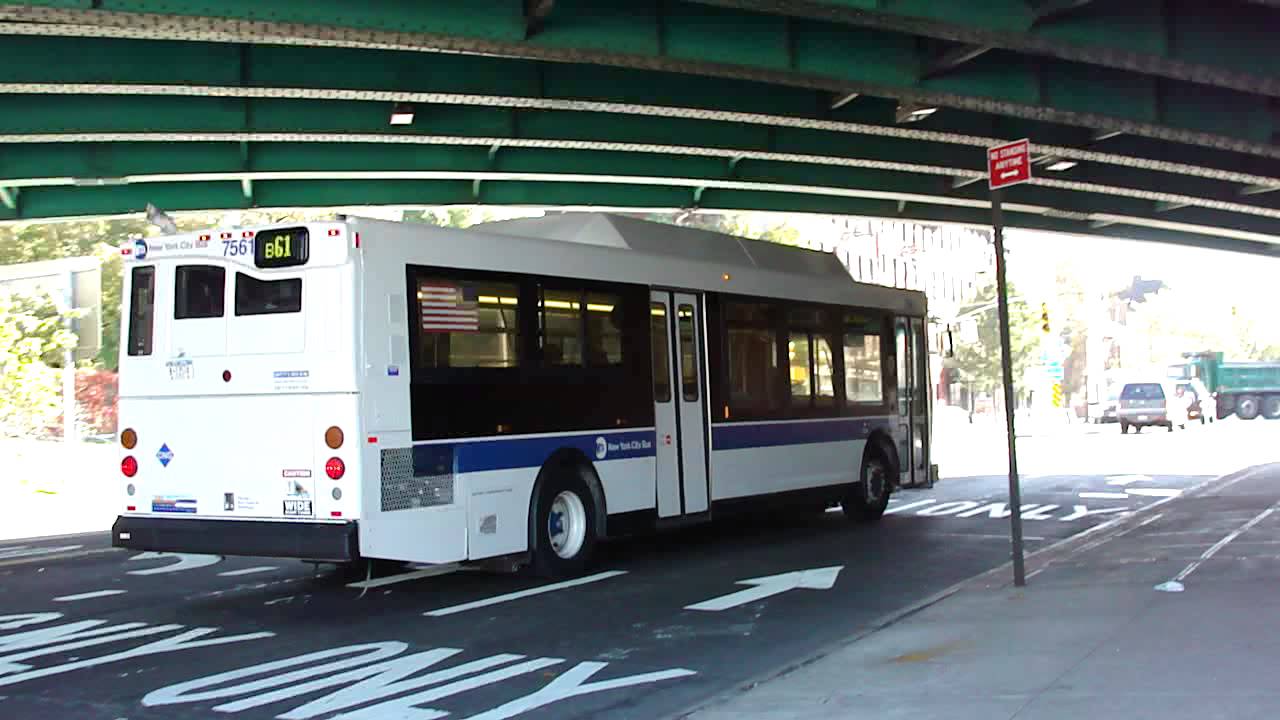 MTA New York City Bus: Orion 07.501 OG CNG #7561 B61 @ Columbia Street and Atlantic Avenue!