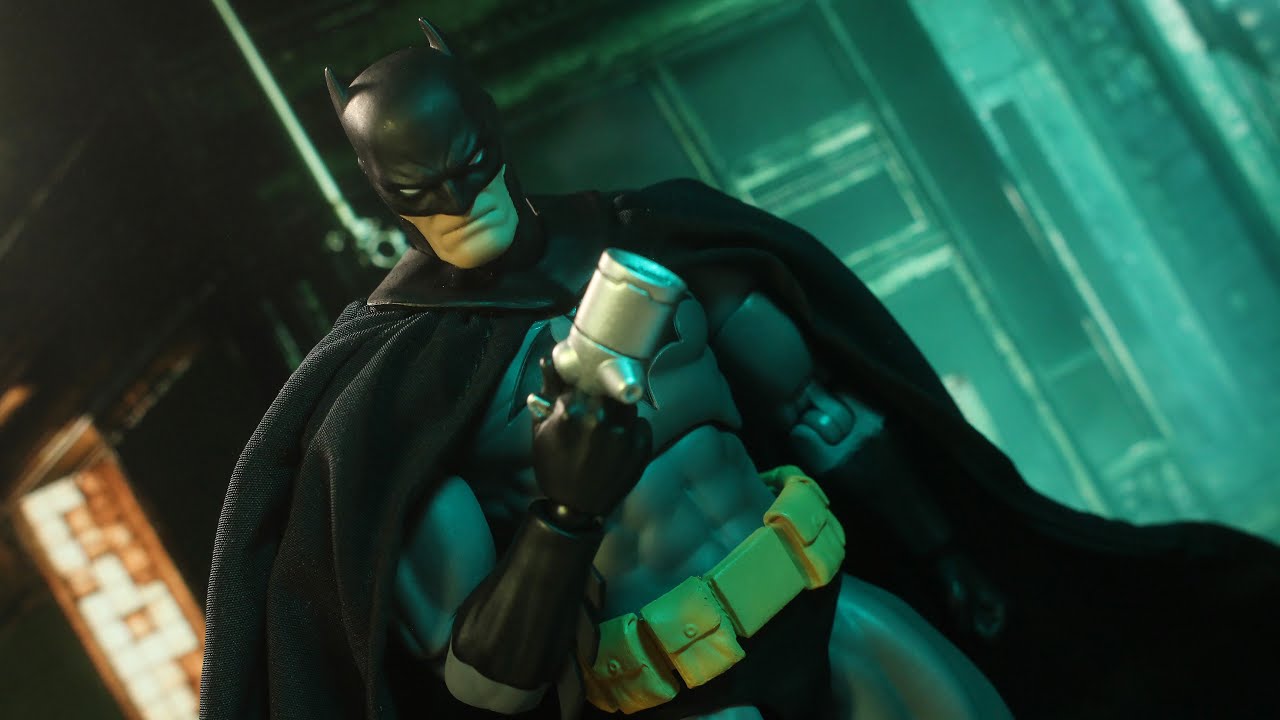Medicom Toy MAFEX DC Comics No. 126 Batman (Batman: Hush Black Ver.) Review