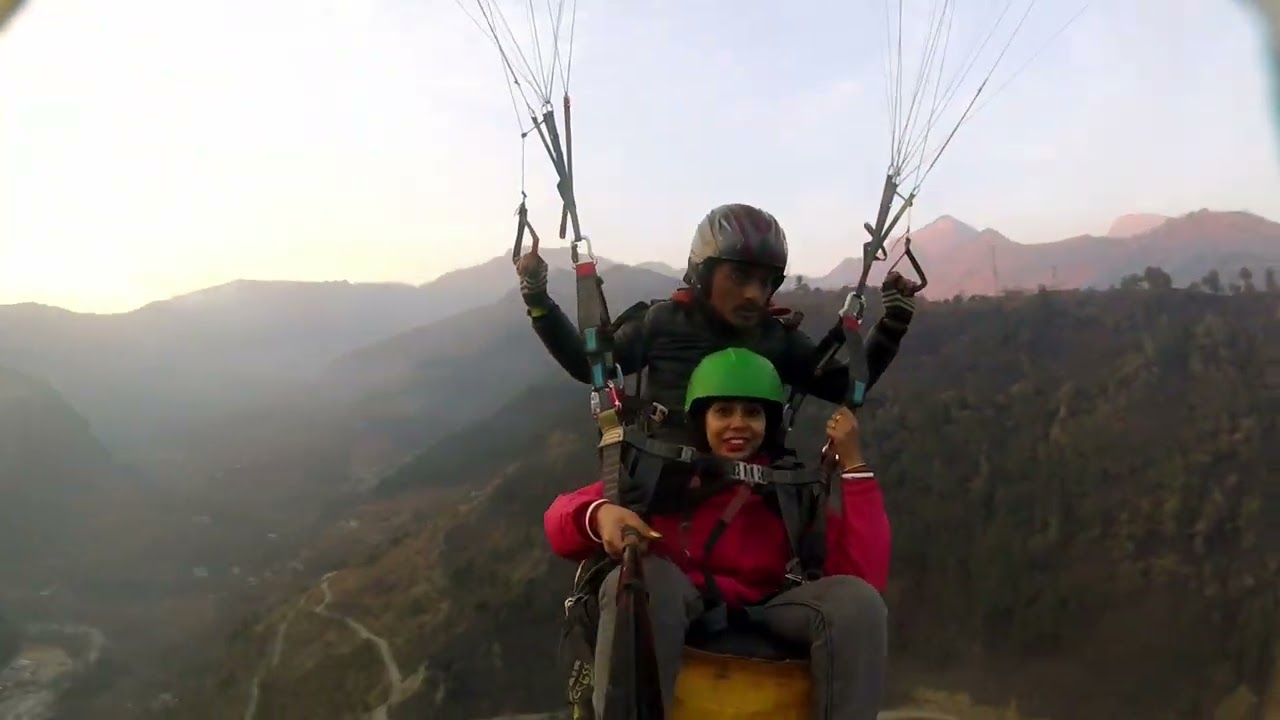 Paragliding in manali🤩adventure#paraglaiding #viralvideo #adventure #viralvideo #foreveryone