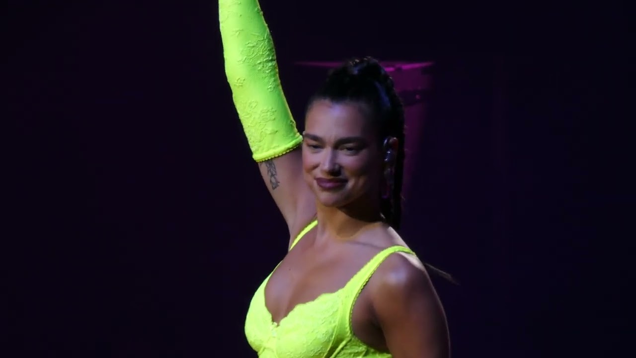 Dua Lipa 