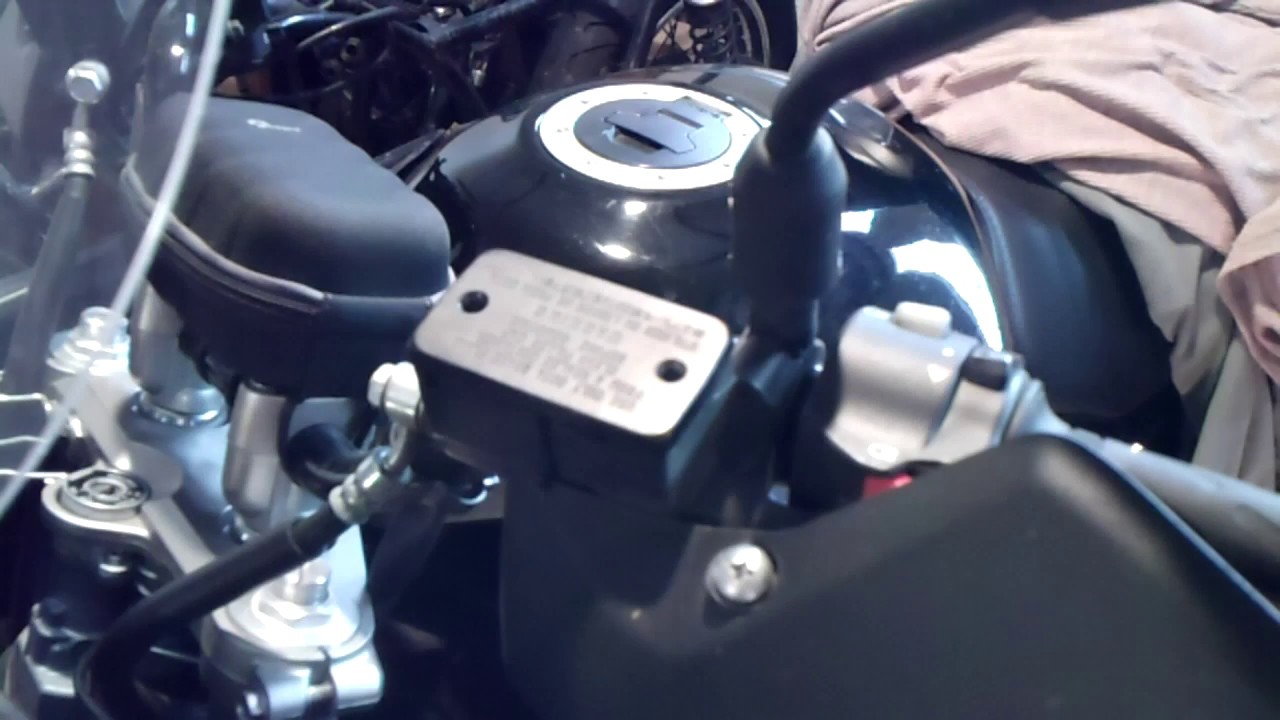Clutch Fluid Change Suzuki V-Strom 1000