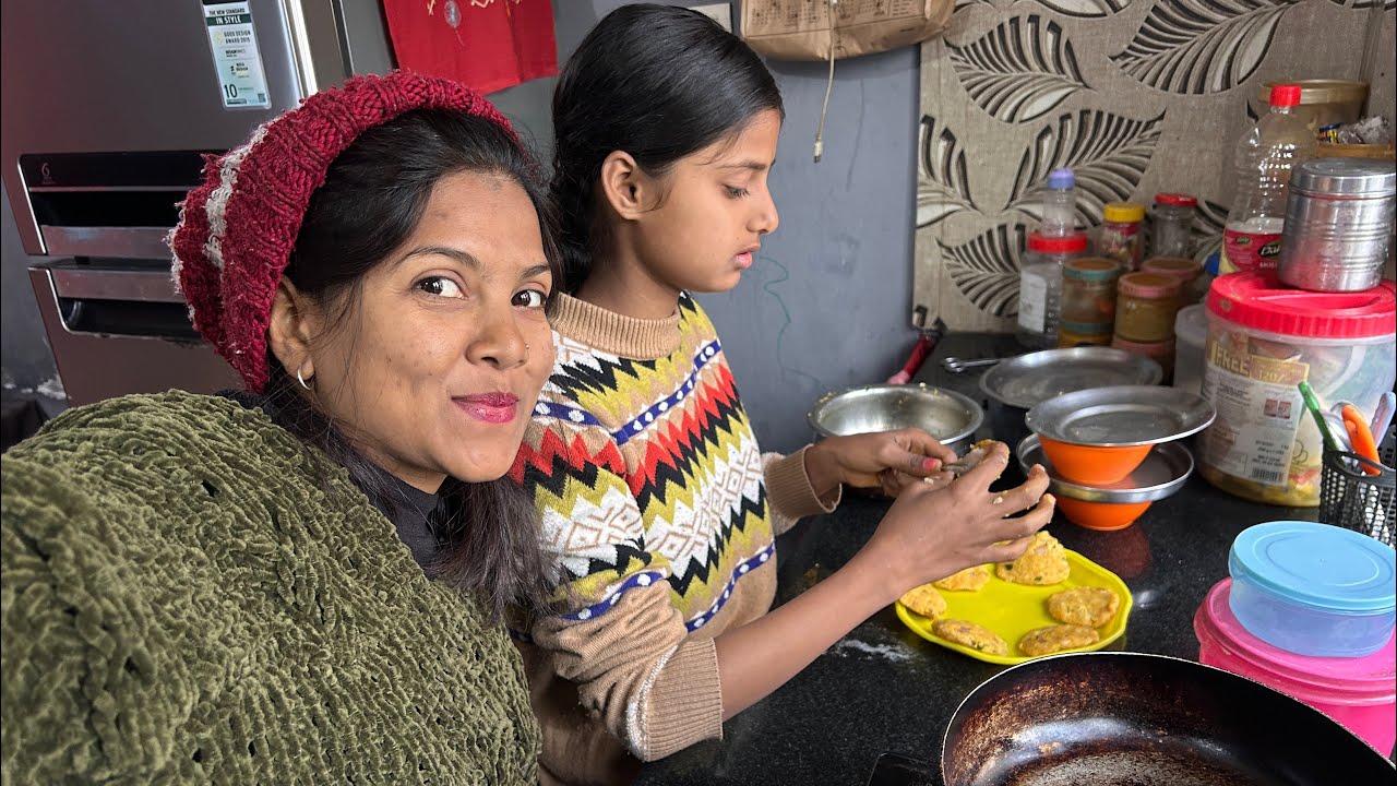 Radhika bana rahi mere ghar tikki . Mummy gayi hai dawa laane..|| Kiran Mishra Vlogs ||