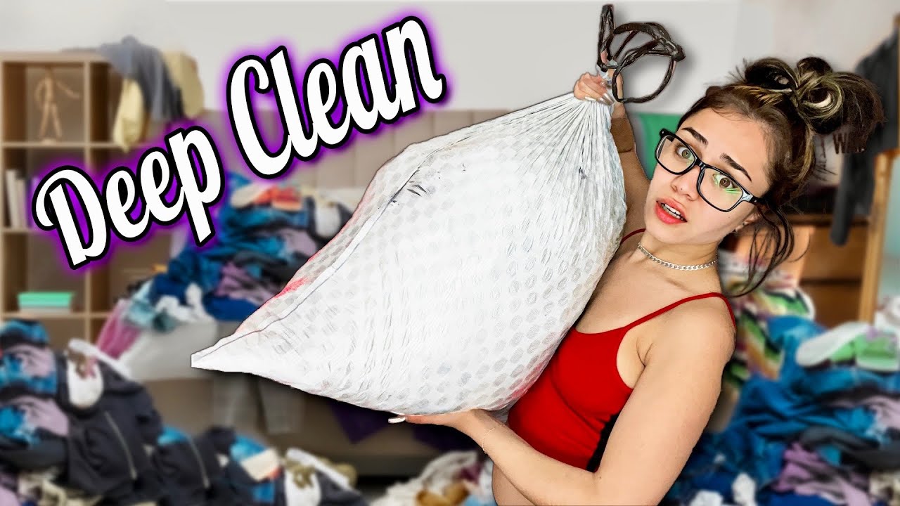 Deep Cleaning My MESSY Room (i&rsquo;m a hoarder)