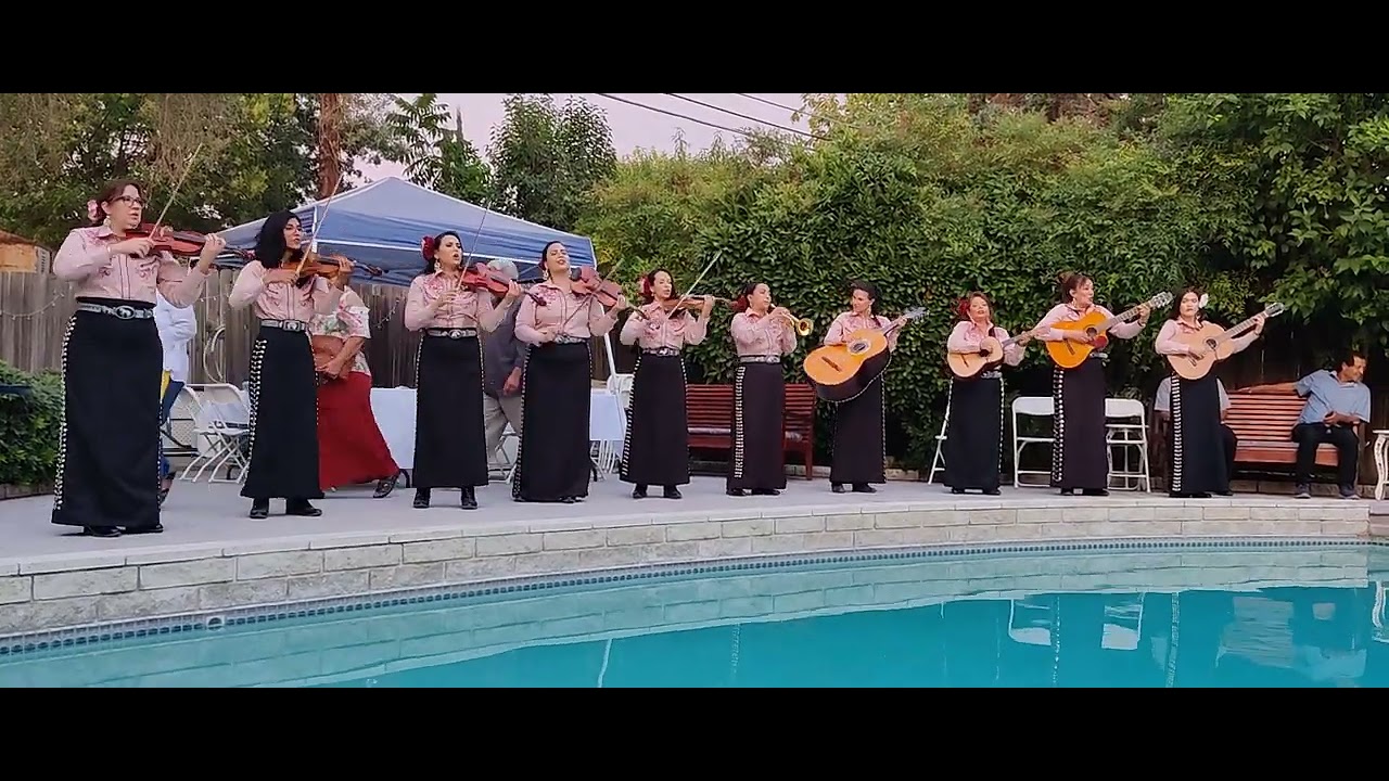 All Female Mariachi Band!