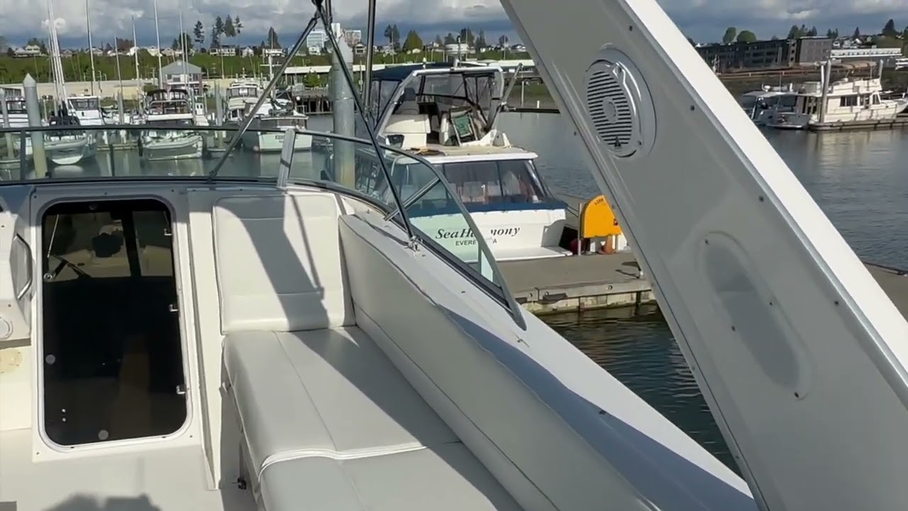 Bayliner 4788 Twin Cummins 6BTA 330 л.с. - Boatshed - Boat Ref#322343