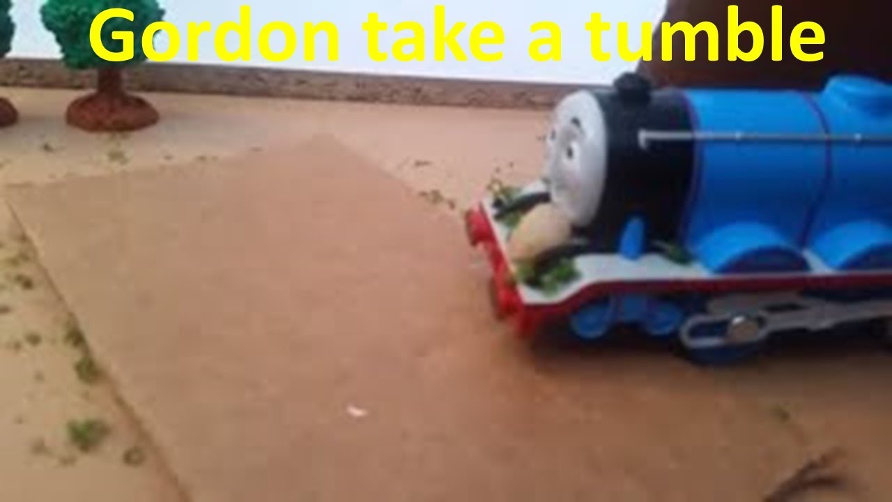 Tomy/trackmaster Gordon take a tumble (AB US)