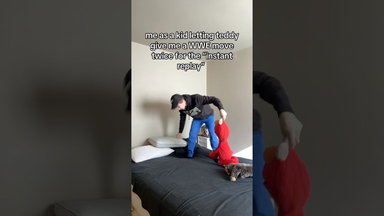 Мы бы притворились, что нас снимают на камеру 😂 