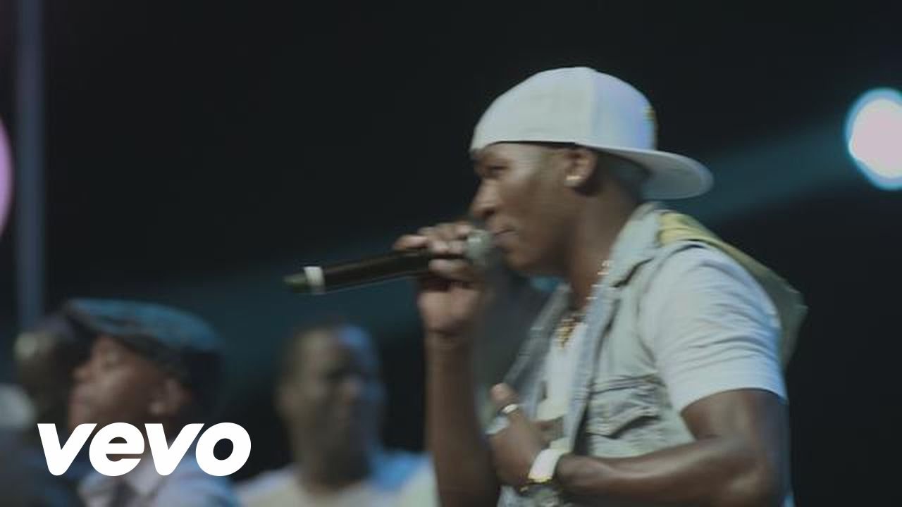 Turma do Pagode - Linha de Frente ((O Som das Multid&otilde;es Ao Vivo) [Clipe Oficial])