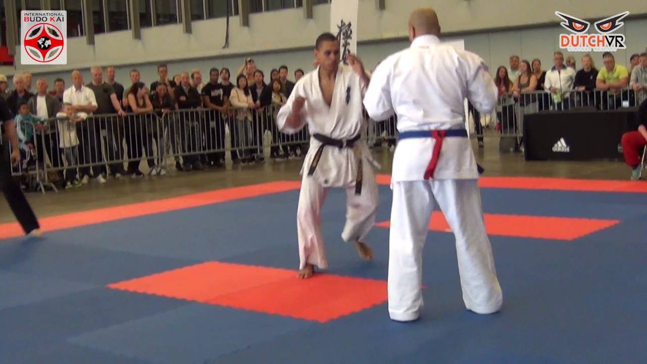 2016 05 21 NK Kyokushin Karate 2016 mat 1   fight  01