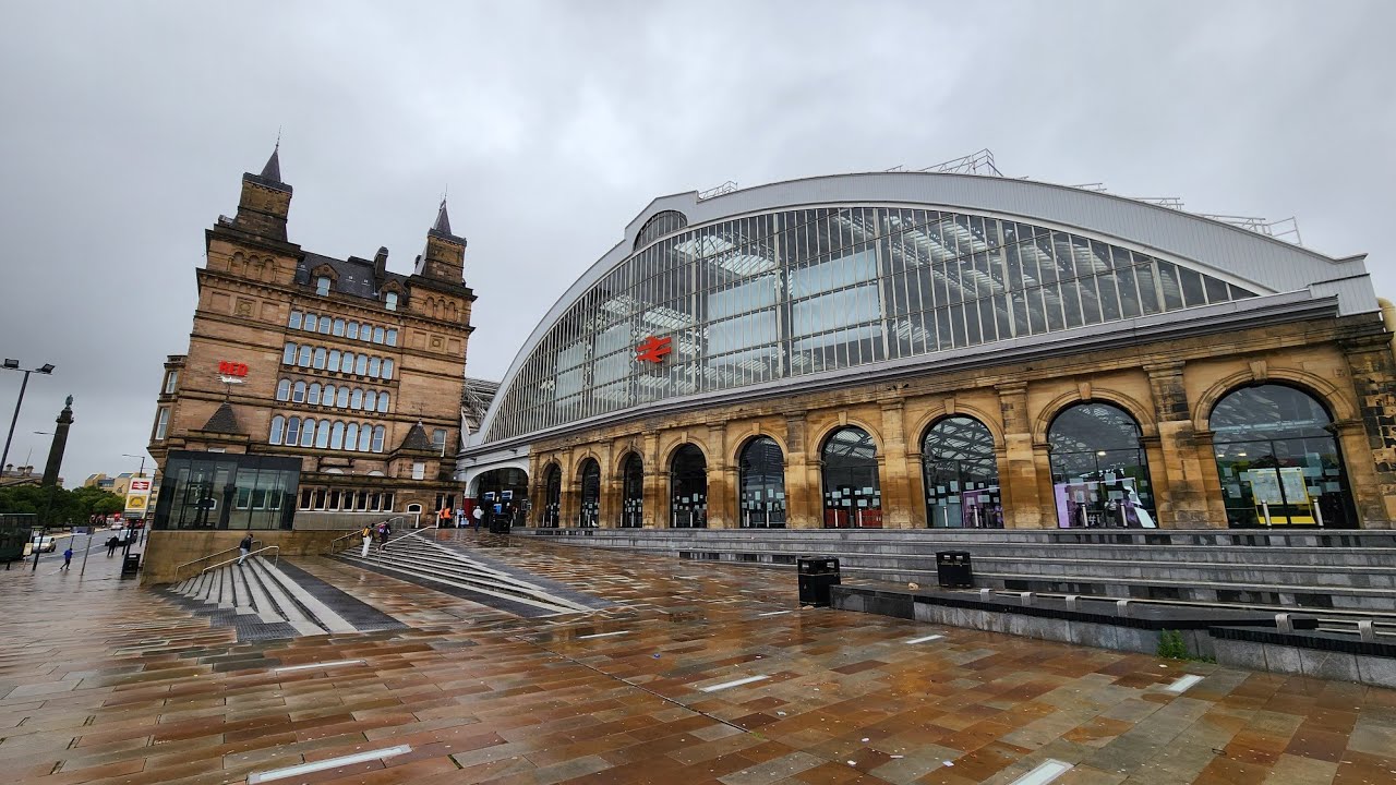 Full Walk Liverpool Lime Street Train Station Merseyside England Great Britain UK United Kingdom