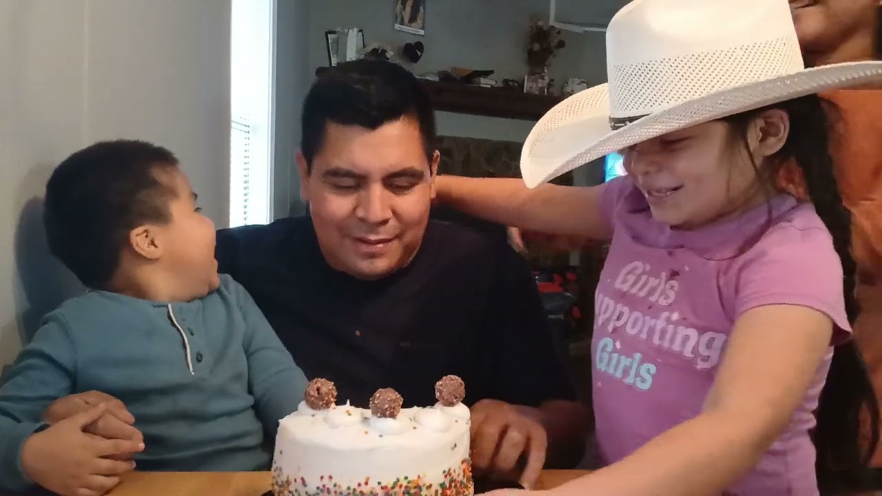 happy birthday paste Dios te bendiga siempre 🙏 tus hijos y yo te amamos muchísimo 10/9/2024🎂🎂🎂🎂