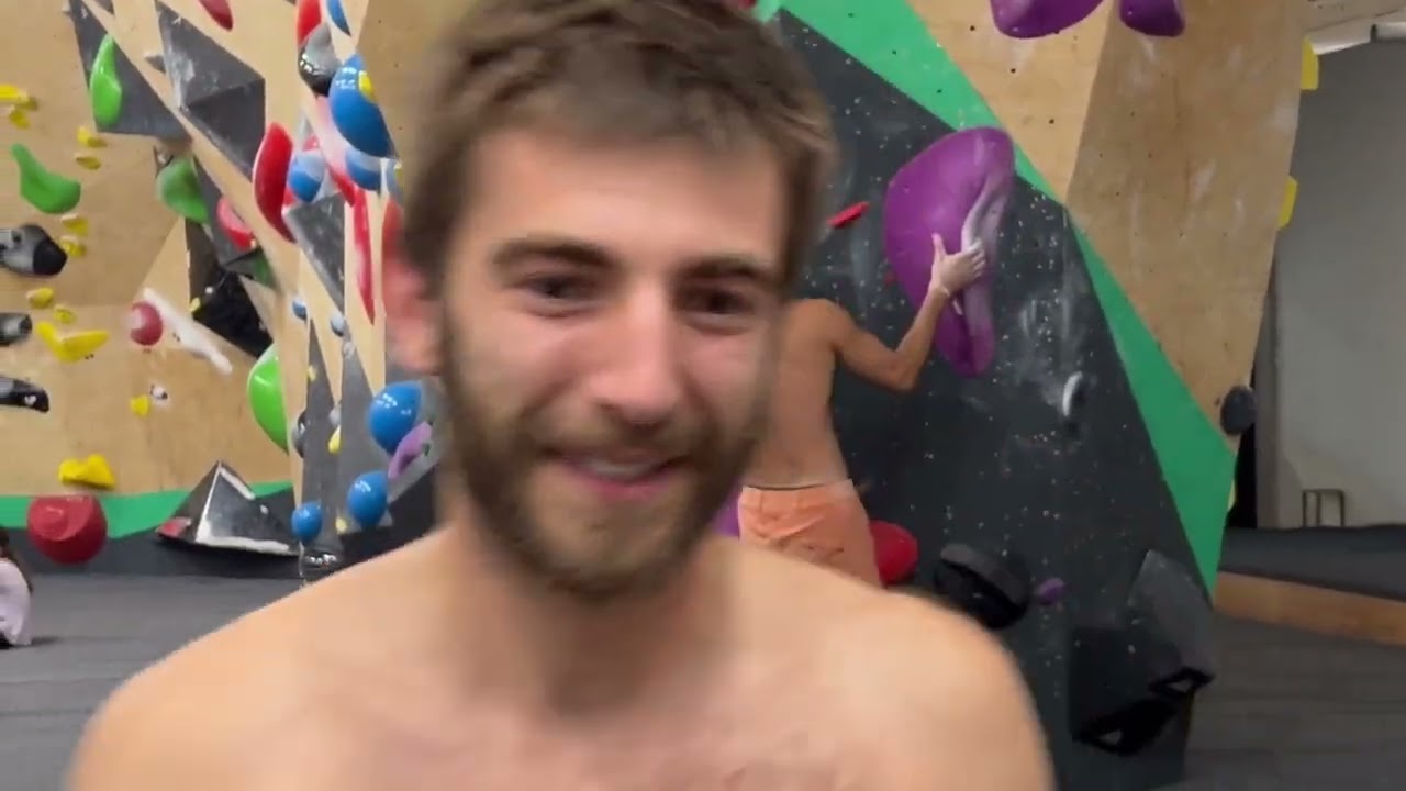 On détruit ce bloc en équipe (ou l’inverse)