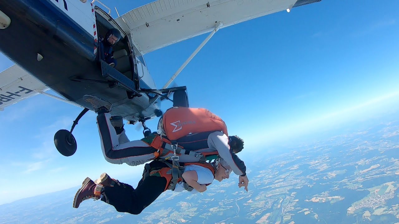 Martine, 77 ans, tandem en parachute !  #EPNFC