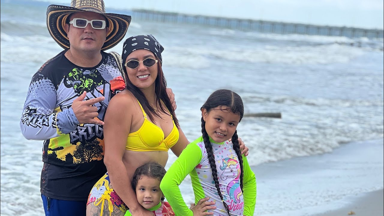 El sabanero se le pierde el sombrero en la playa 