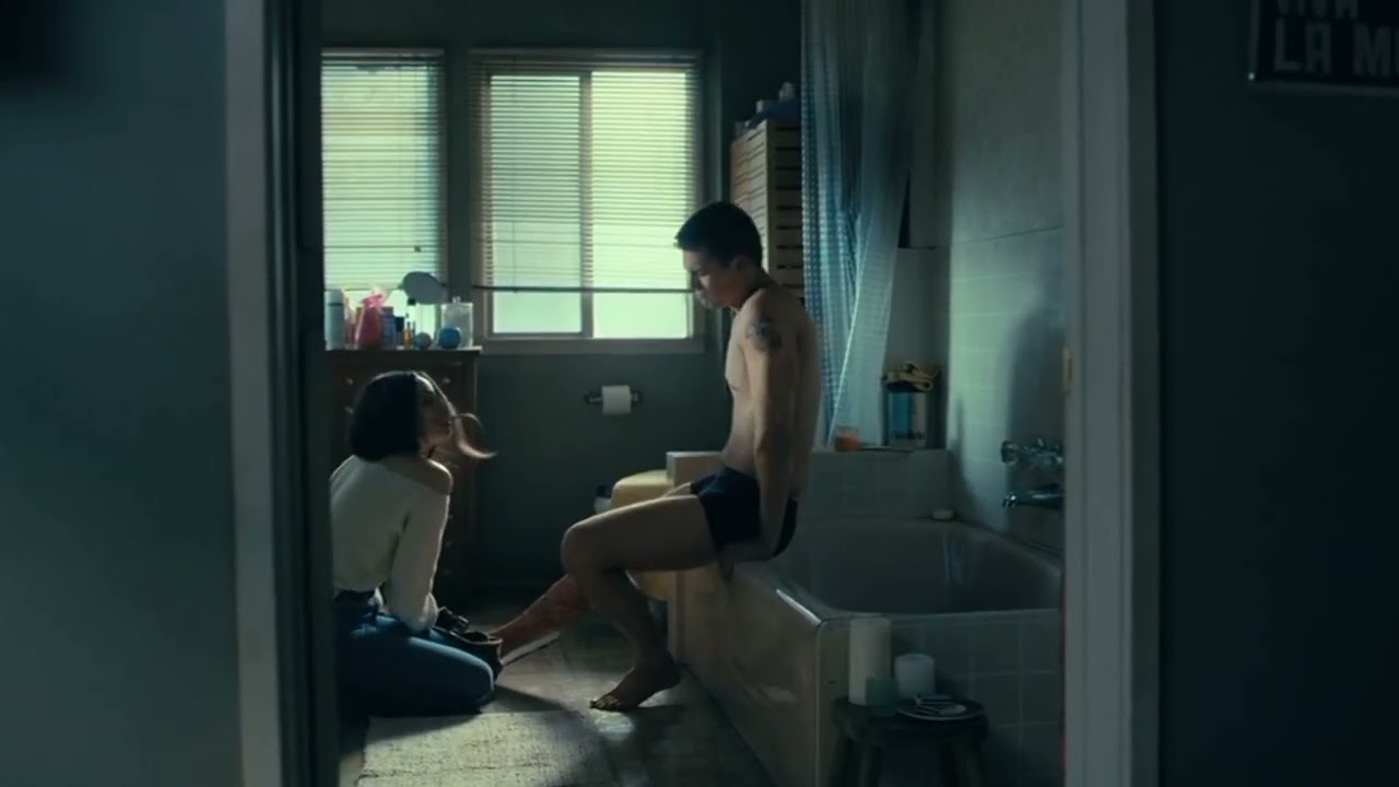 Cassie and Luke | Bath scene