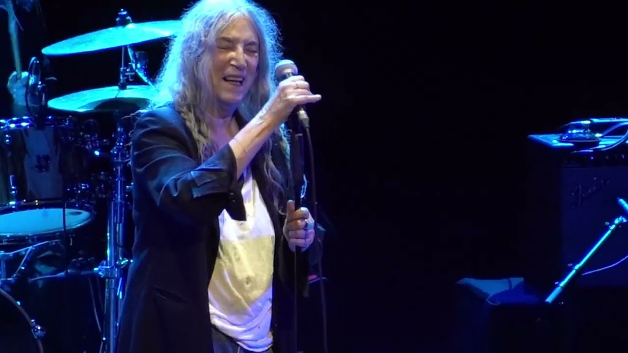 Patti Smith - Because The Night - Концерт в Folies Berg&egrave;res - Париж - 11.07.2026