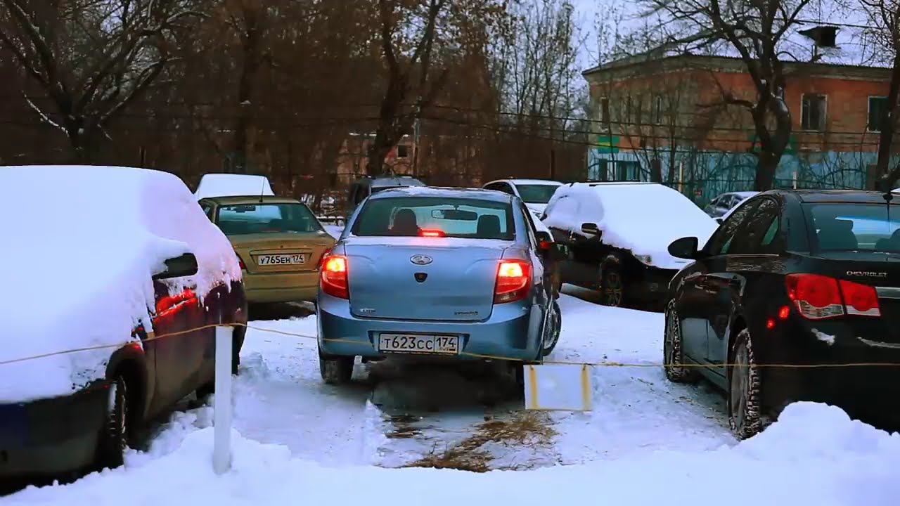 Выехать передом из тесной парковки.