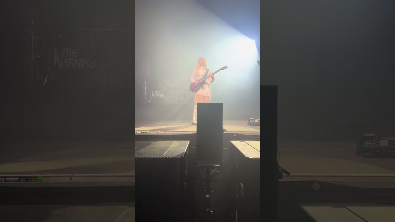 The Warning - Dany's solo | live Palladium Cologne 15/04/2025  (Front row)