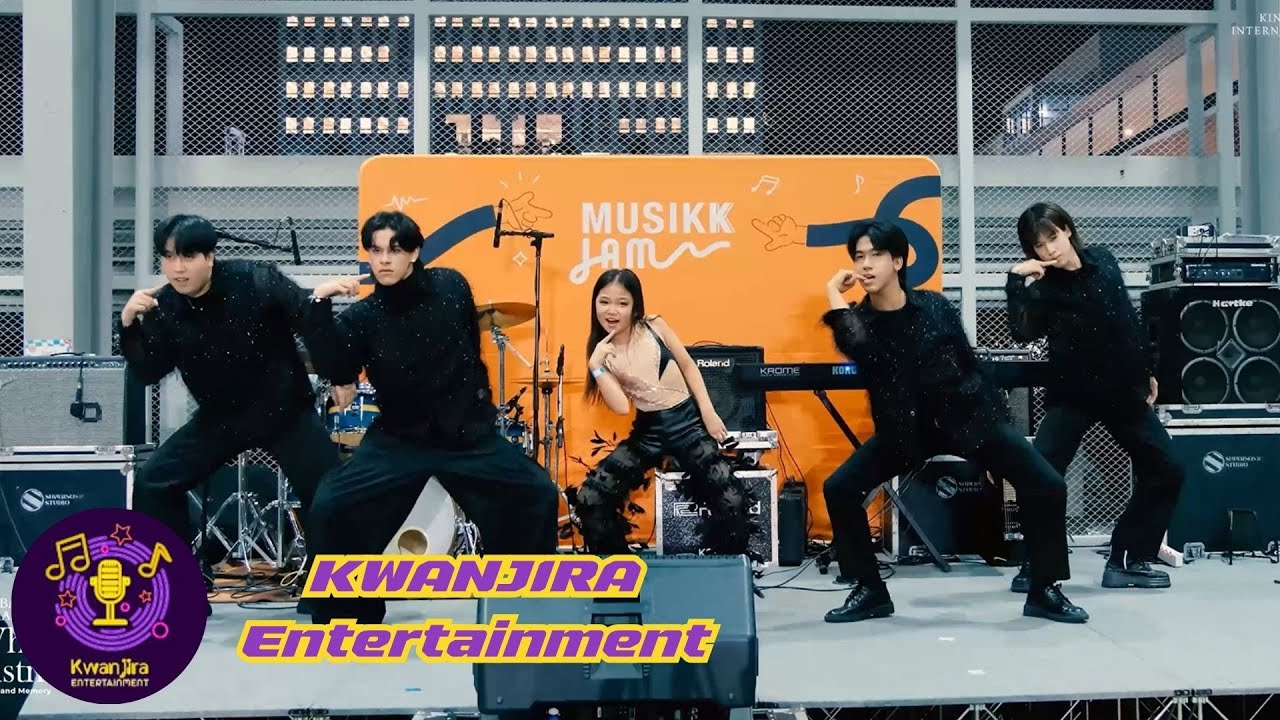 【KING'S BKK Christmas fair2025】Away / Hot2Hot Dance cover | by ZHIHUI