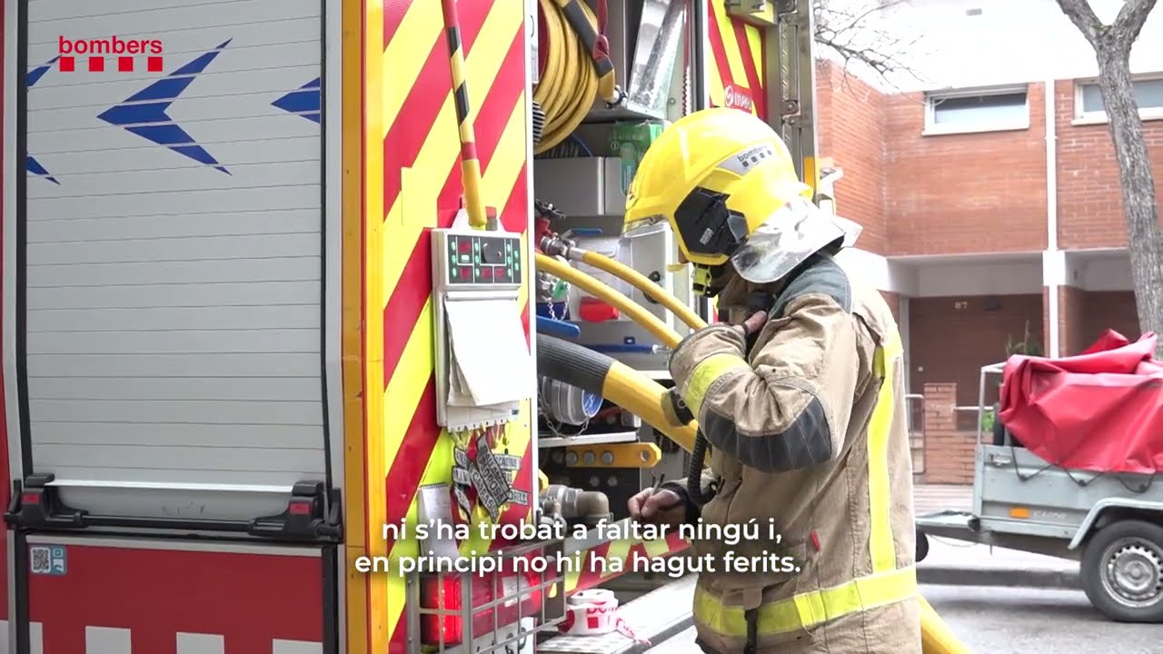 Incendi en una illa de naus a Girona - 1 i 2 de març de 2023