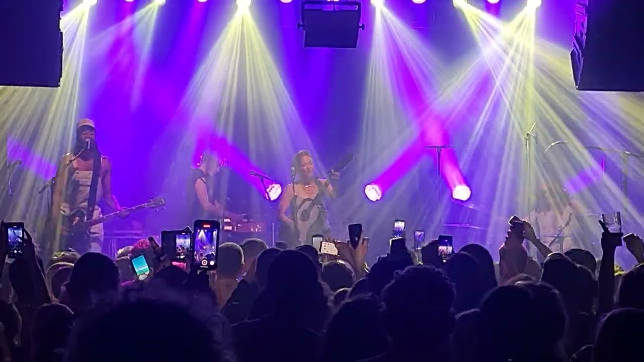 KT Tunstall   Other Side of the World   live at Cyprus Avenue, Cork 2023