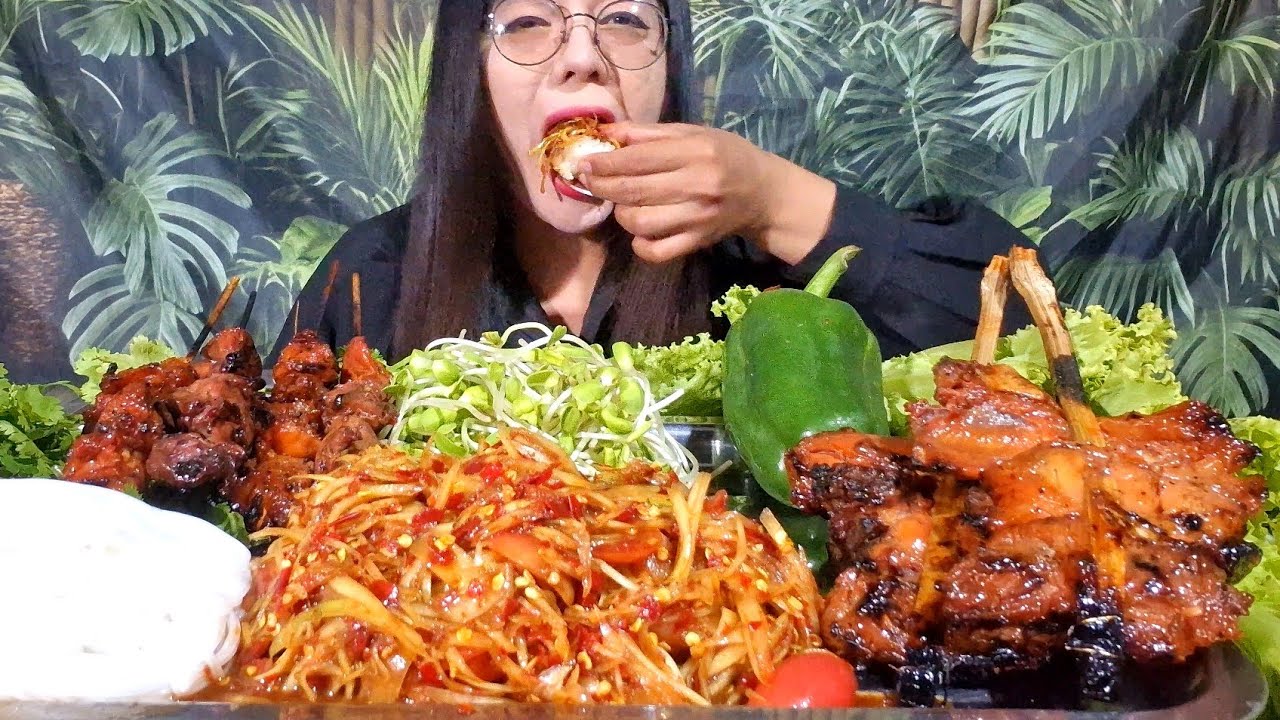 ส้มตำเผ็ดๆ แกล้มโคร่งไก่ย่าง