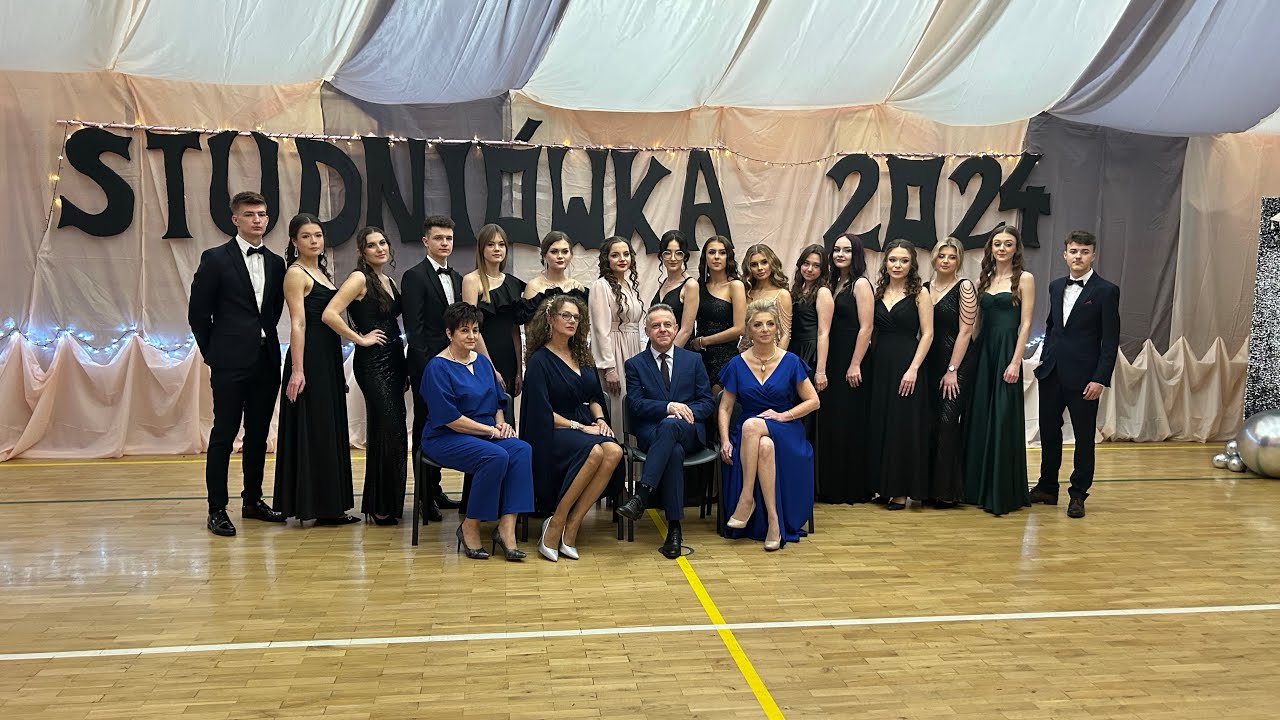 Liceum Ogólnokształcące im.ks.prof Włodzimierza Sedlaka w Siennie - STUDNIÓWKA 2024 - POLONEZ