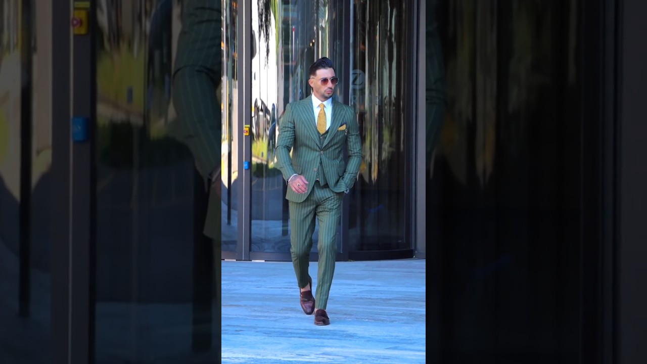 Green Suits For Men #josevitari #greensuit #mensuit #mensuitstyle #classymen #mensuits #mensfashion