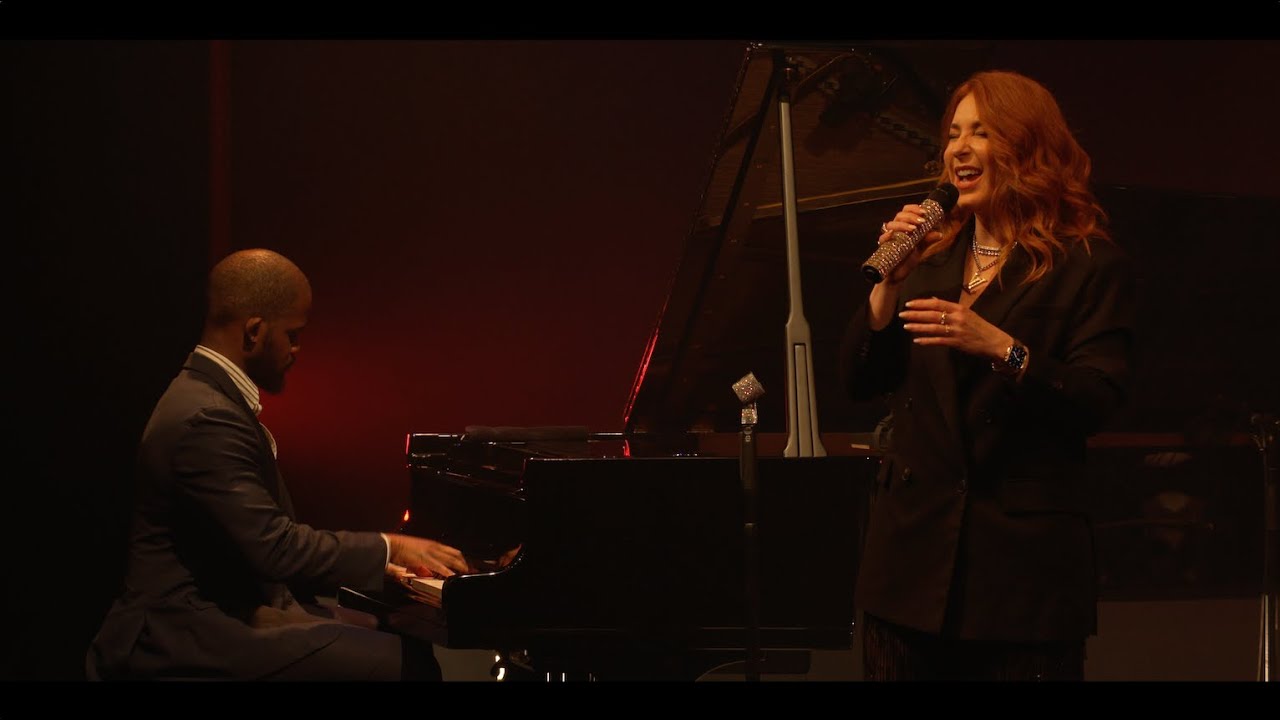 Robin McKelle - Hallelujah I love her so (Live in Paris)