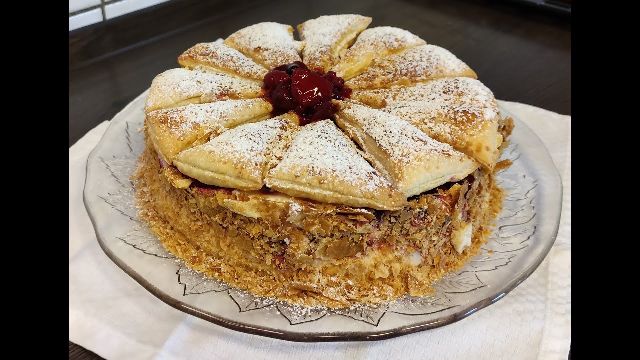 Bolo de massa folhada com creme de natas e frutos vermelhos🍒🍓🫐🍰
