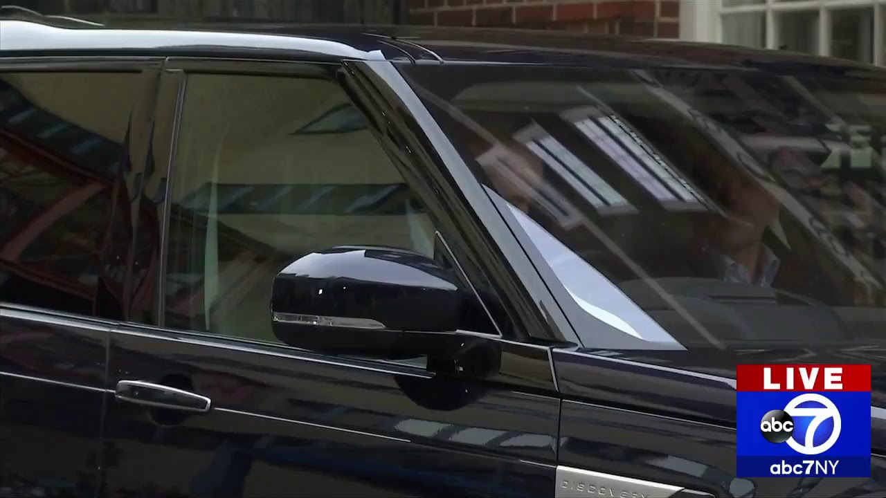Royal family leaves hospital with new prince
