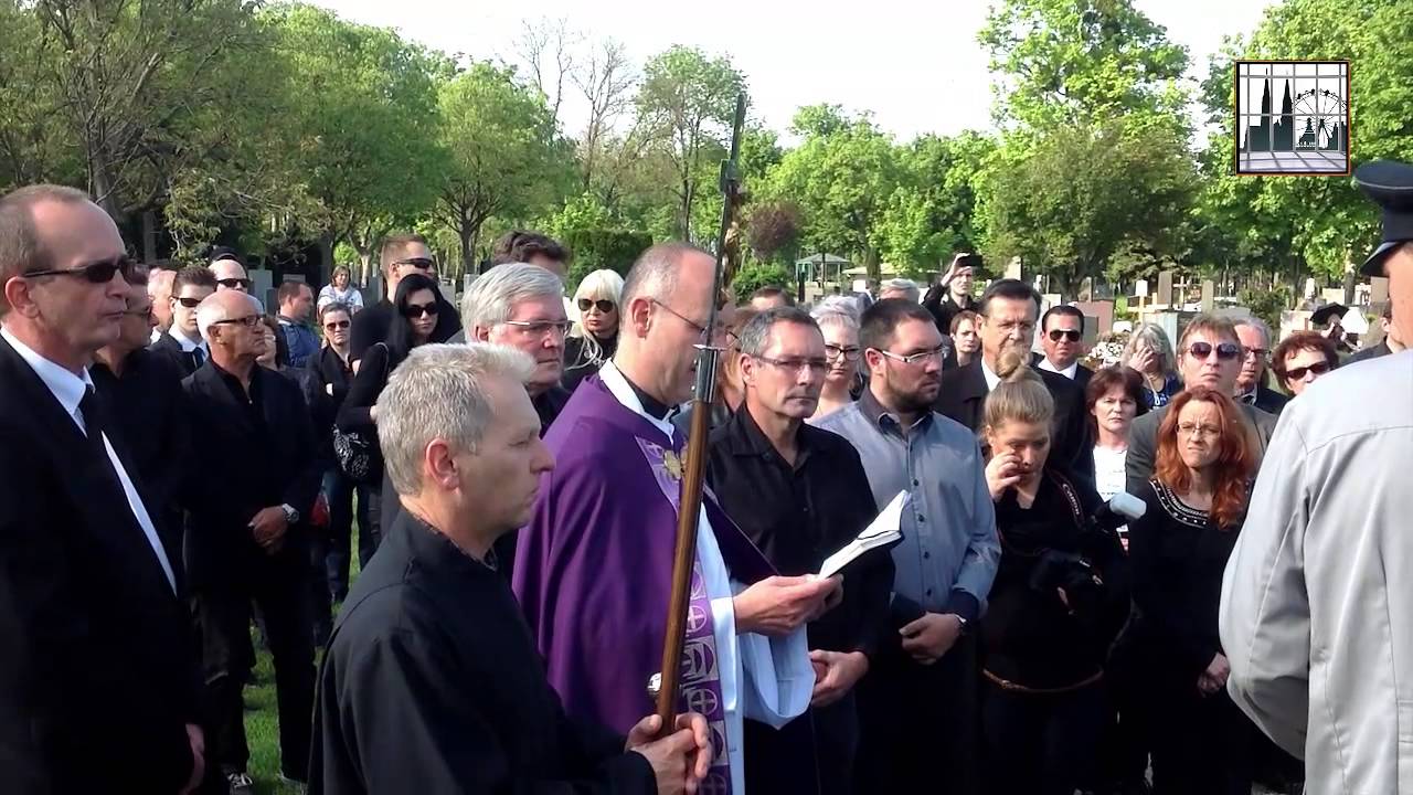 Mutter von Falco, Maria Hölzl in Wien beigesetzt.