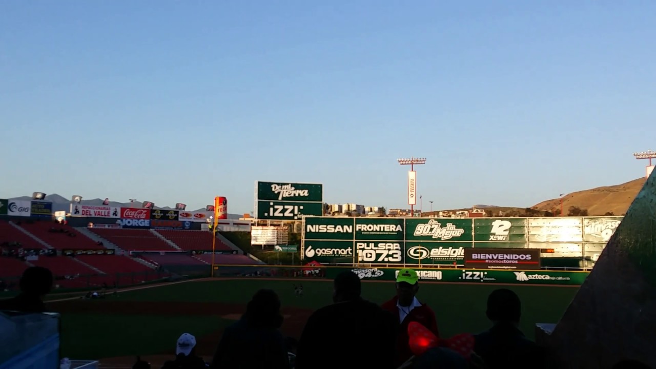 Estadio GasMart, Tijuana. Coniciendo.