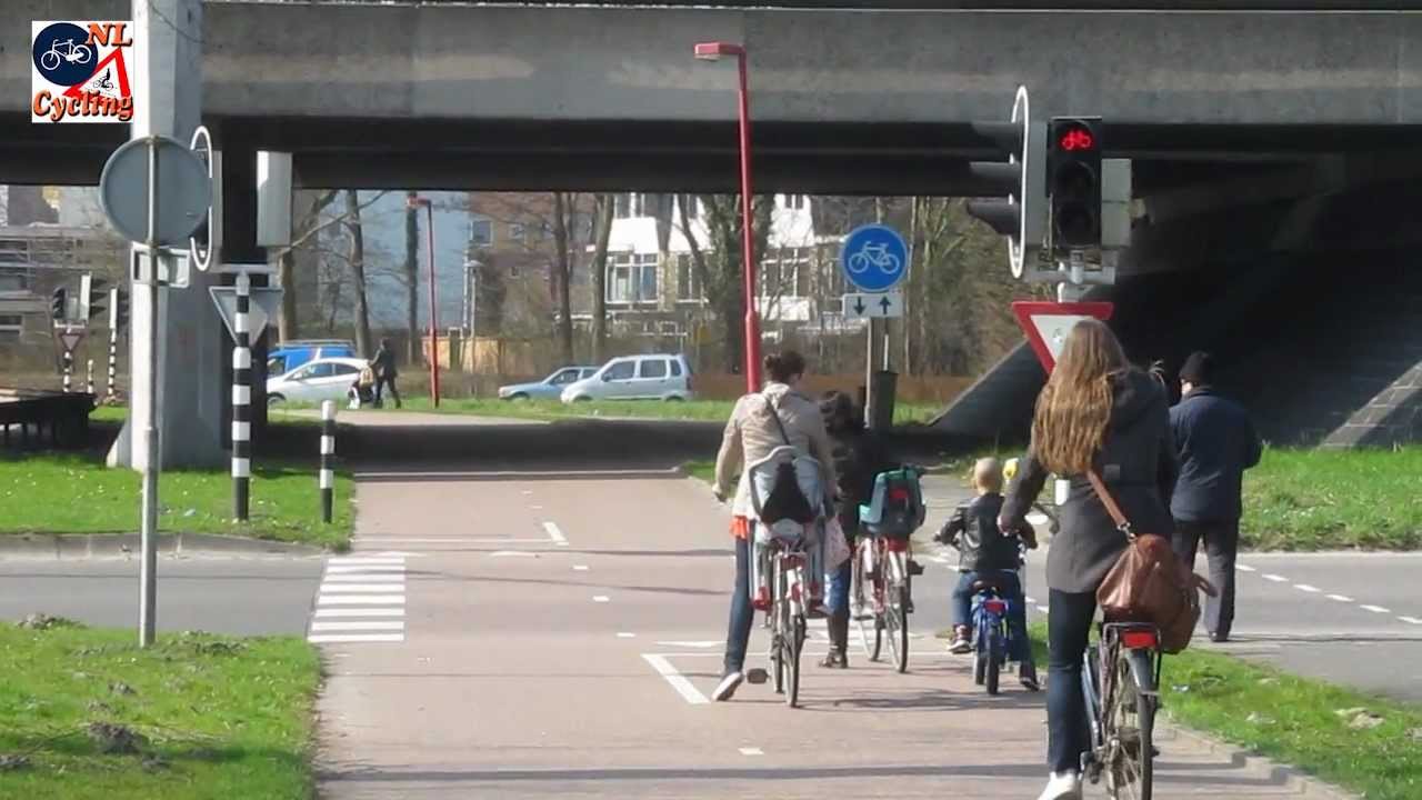 Huge road, but not a huge barrier for cyclists