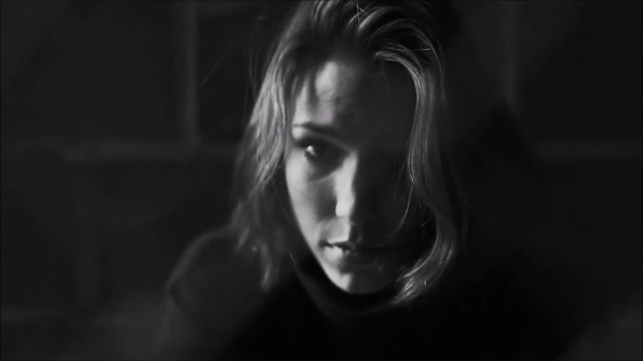 Falling Stars - When The Love Is Over (Official Music Video)