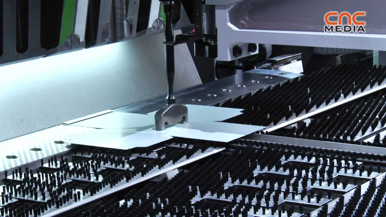 Salvagnini - P1 Panel Bender demonstration @ EuroBLECH 2012