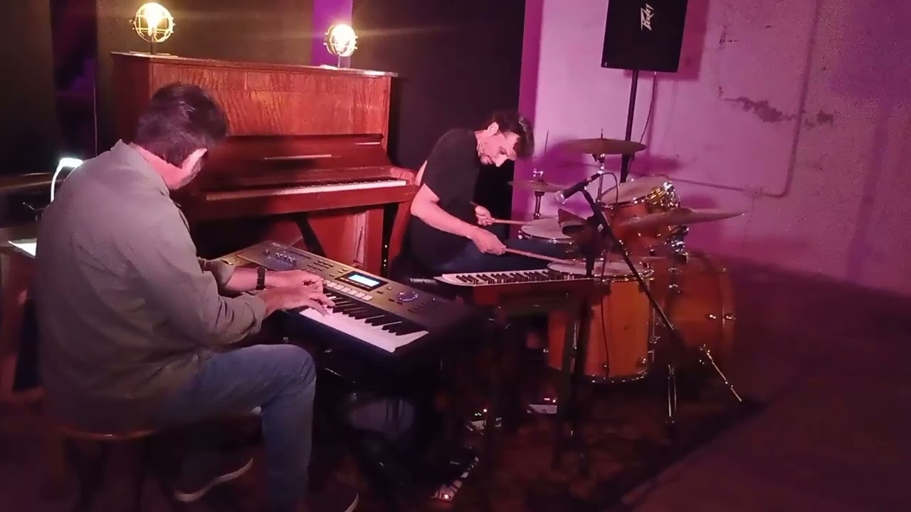 Martin Masi y Santiago Córdoba en vivo en 12.50 Núcleo Culltural, San Pedro.  Improvisación Vll.