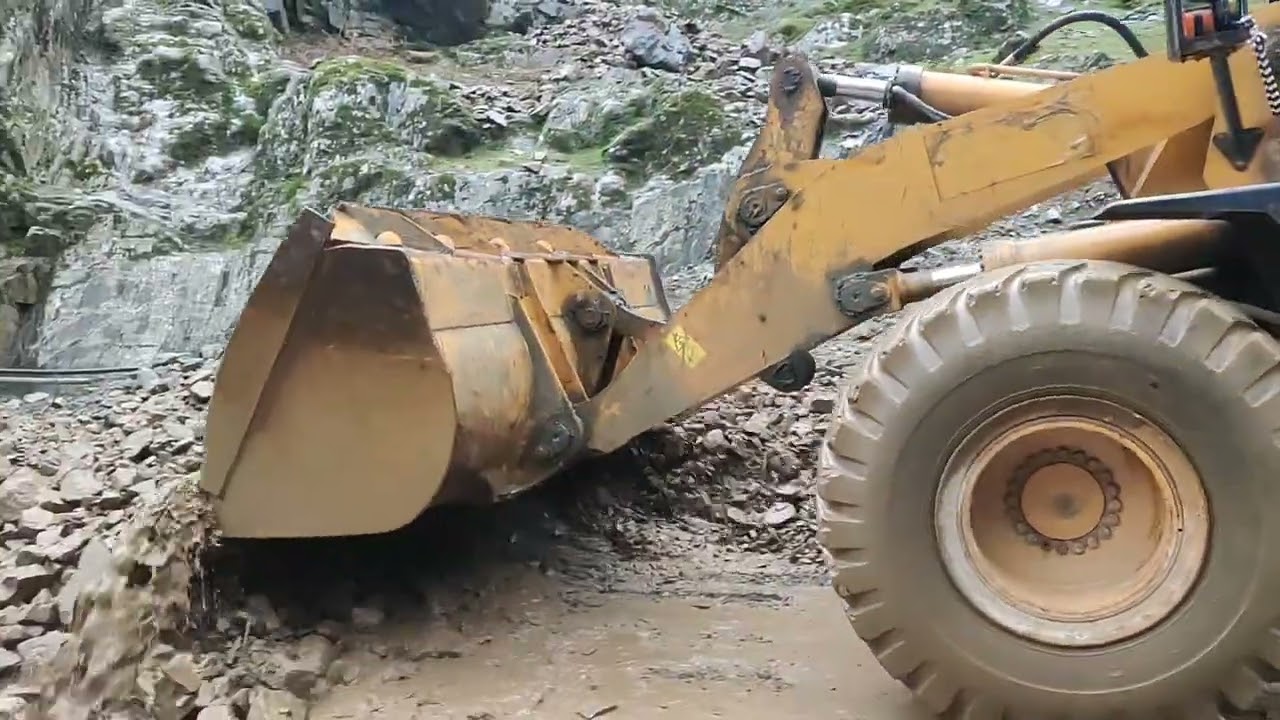 STM #Loader posh macher #KKH`| Open on Road| trip on At working on projects 